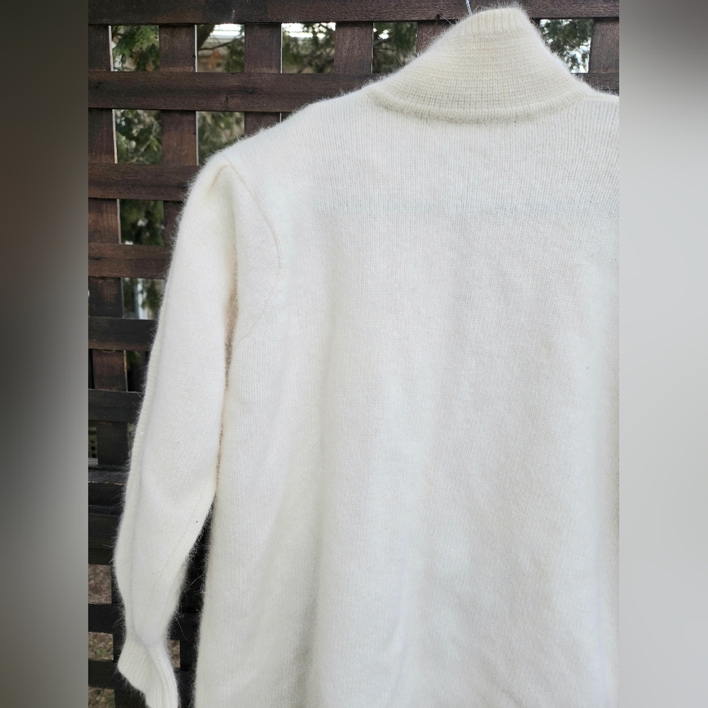 Pretty Pretty Vintage Wool Cardi - Picture 9 of 12